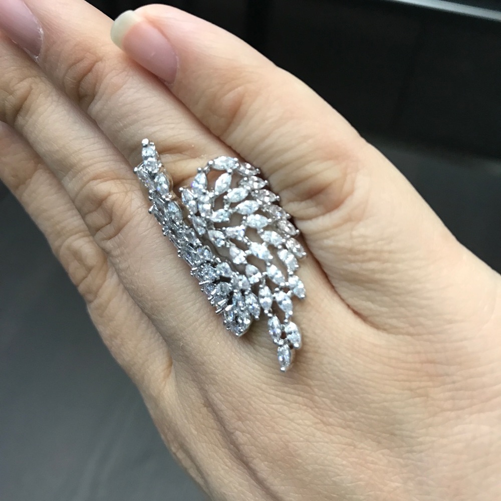 NEW💙💎ANGEL😇WINGS RING! GORGEOUS!💎💙ADJUSTABLE! - Picture 7 of 8